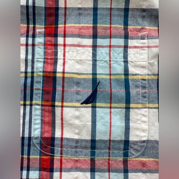Nautica Mens Short Sleeve Button-down Plaid Shirt, Classic Fit, Size M - Picture 4 of 7
